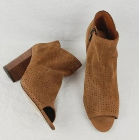 Jessica SImpson Kymber Tan Leather Bootie - Picture 2 of 8